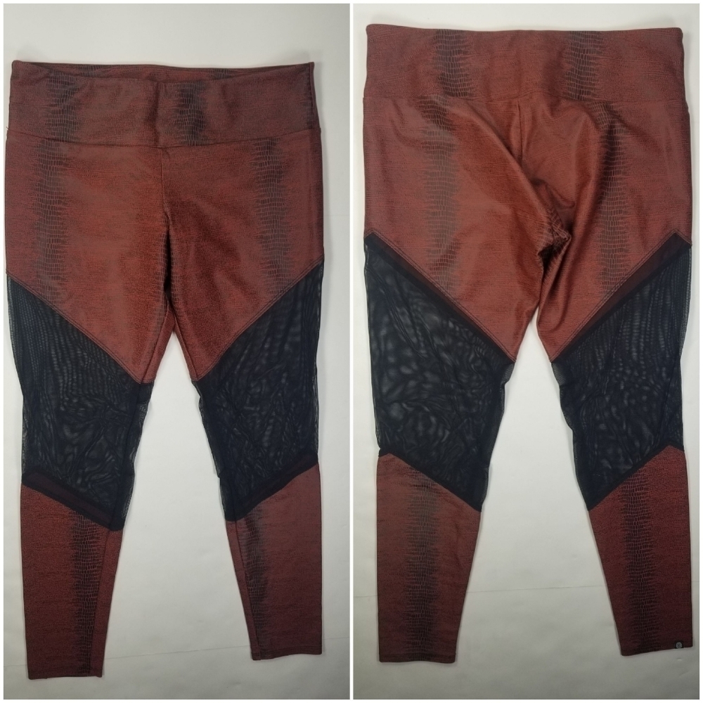 Onzie Sz M/L Snake Print Faux Leather Leggings